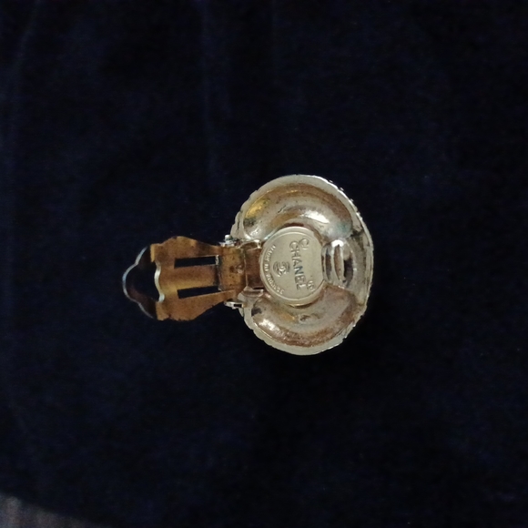 Chanel earring - Picture 9 of 10